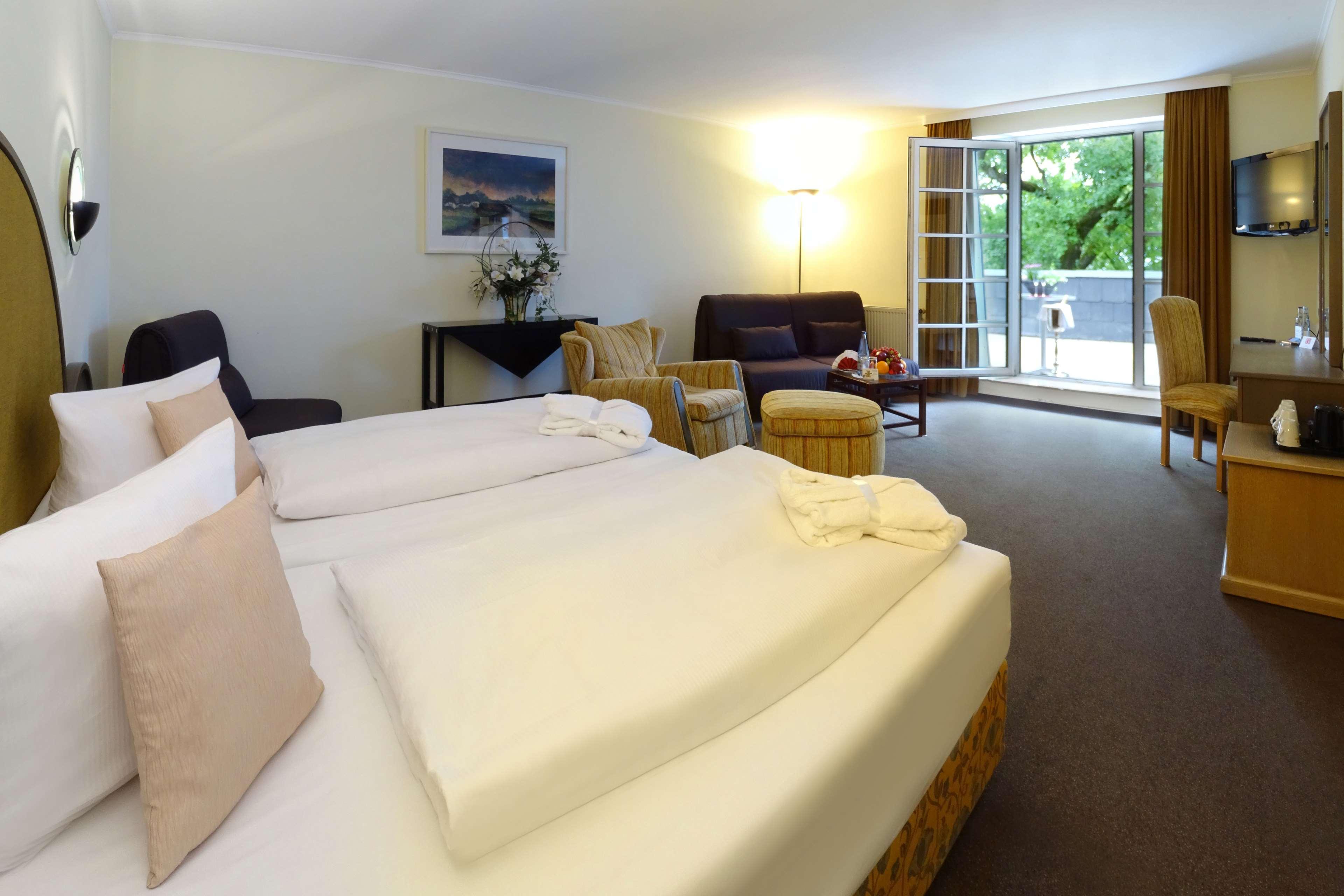Best Western Hotel Schmoeker-Hof Нордерштедт Экстерьер фото
