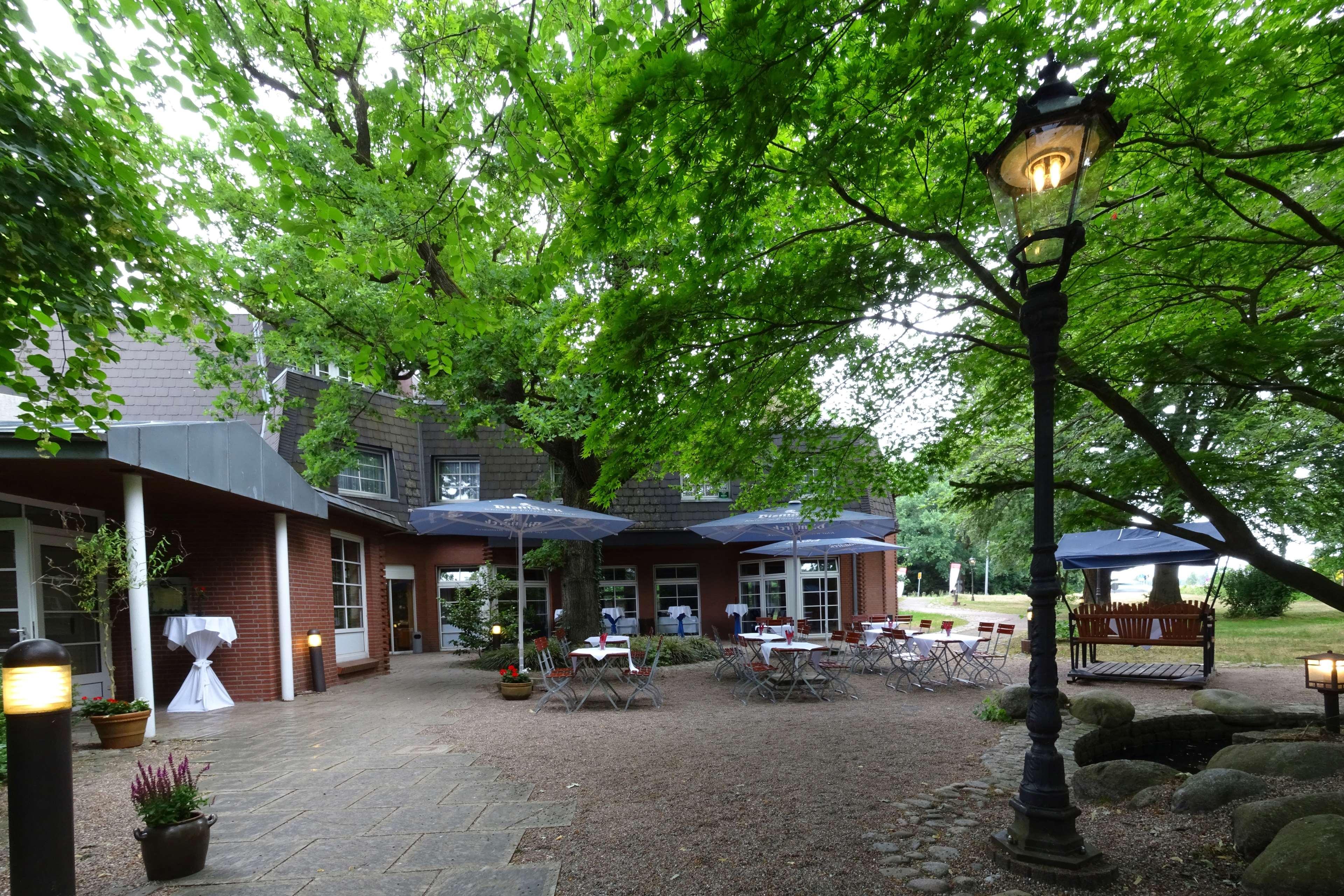 Best Western Hotel Schmoeker-Hof Нордерштедт Экстерьер фото