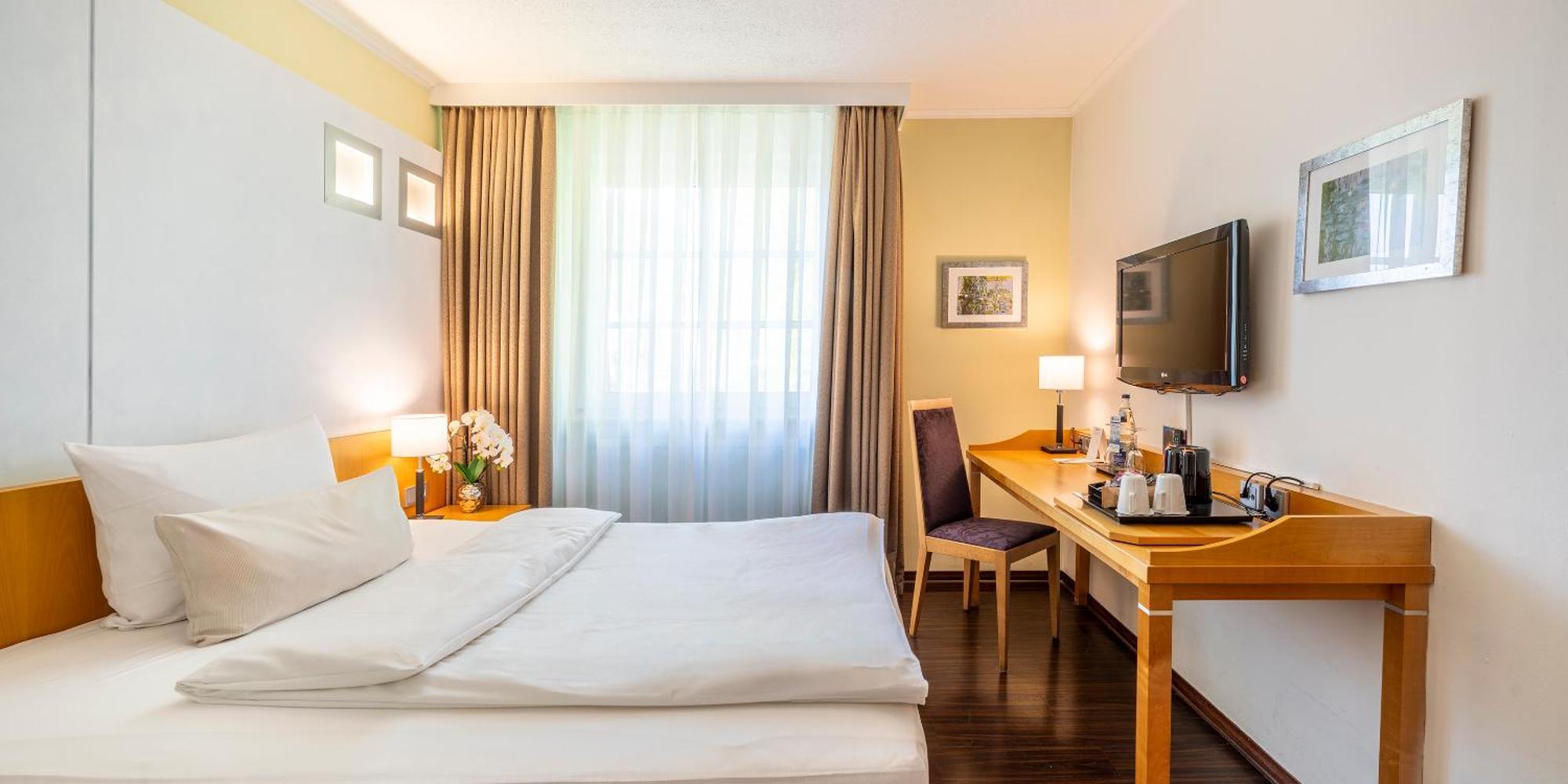 Best Western Hotel Schmoeker-Hof Нордерштедт Экстерьер фото